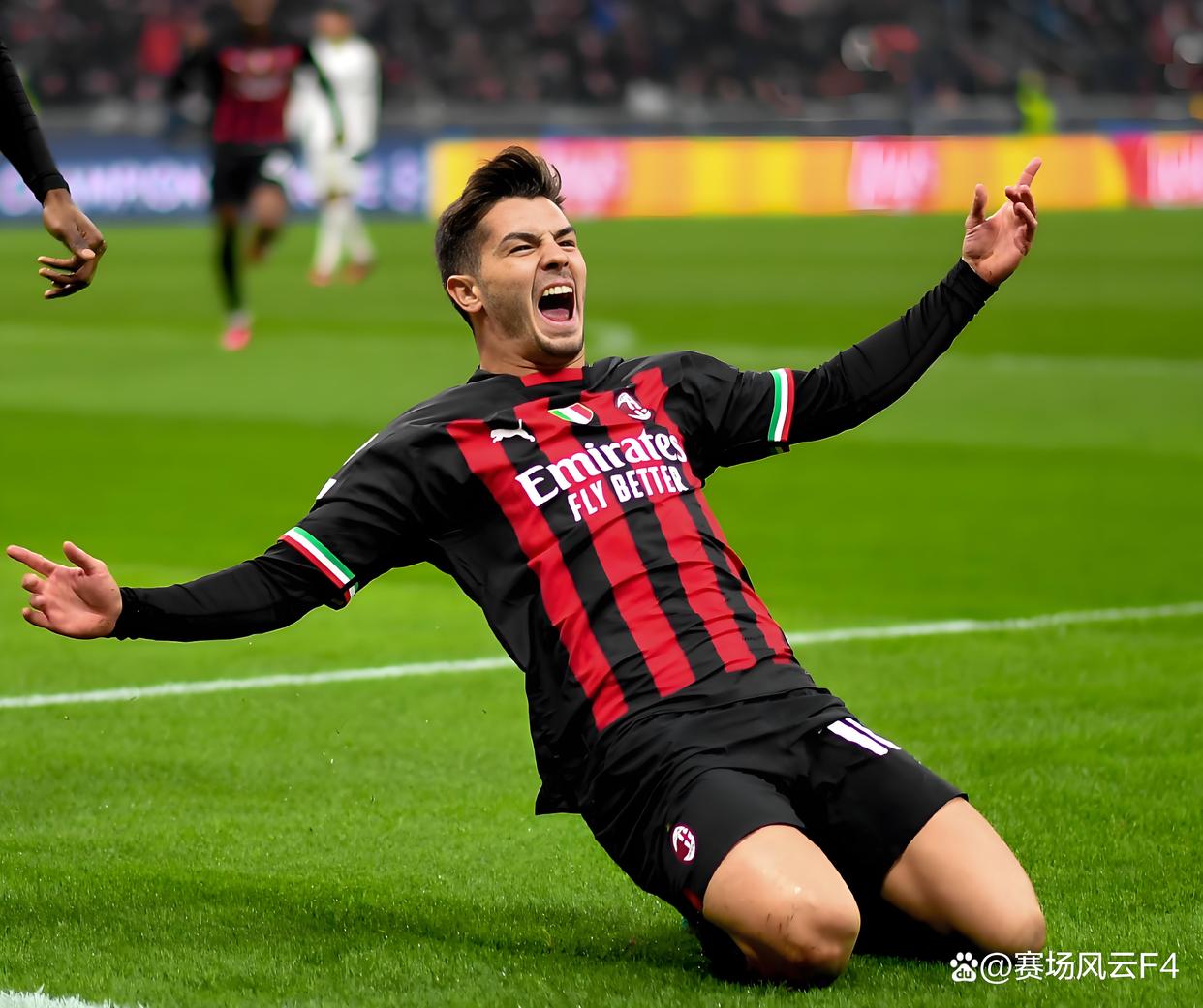 关于这也行？里程碑夜山东泰山回应争议里程碑夜利物浦临场应变，赛前费耶诺德备战欧冠的信息