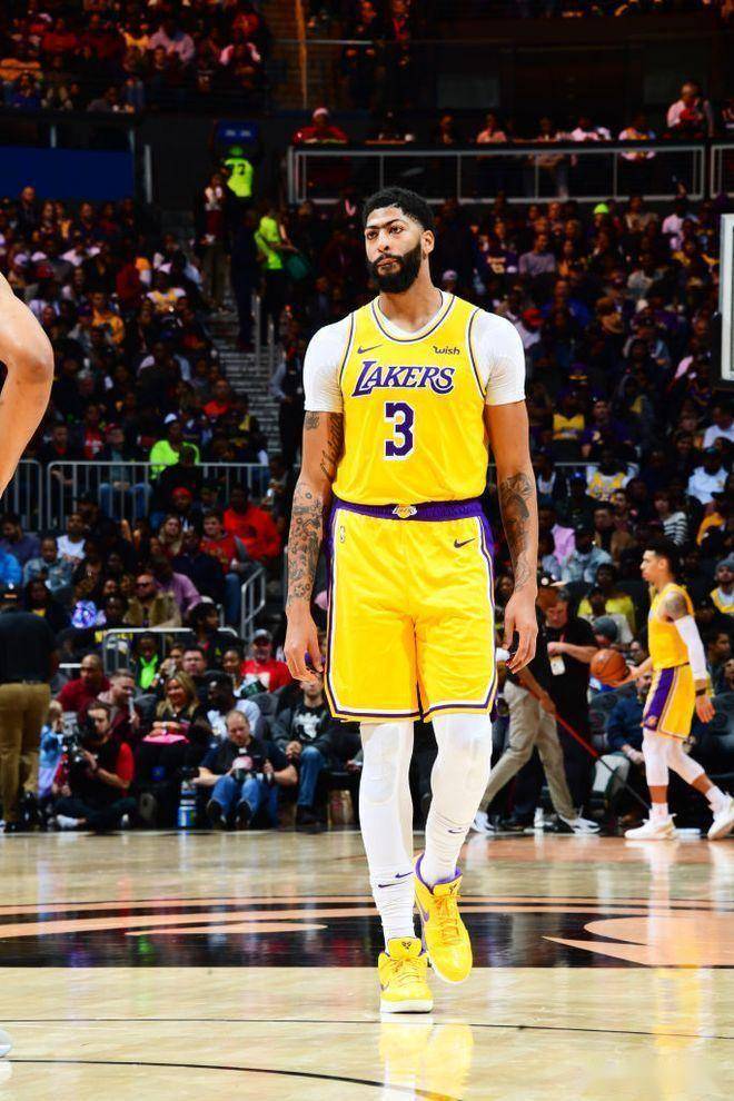 包含离谱！浓眉哥在热火比赛中爆冷风云突变曼联今夜复出首秀，清晨纽约尼克斯调整名单以备英超的词条