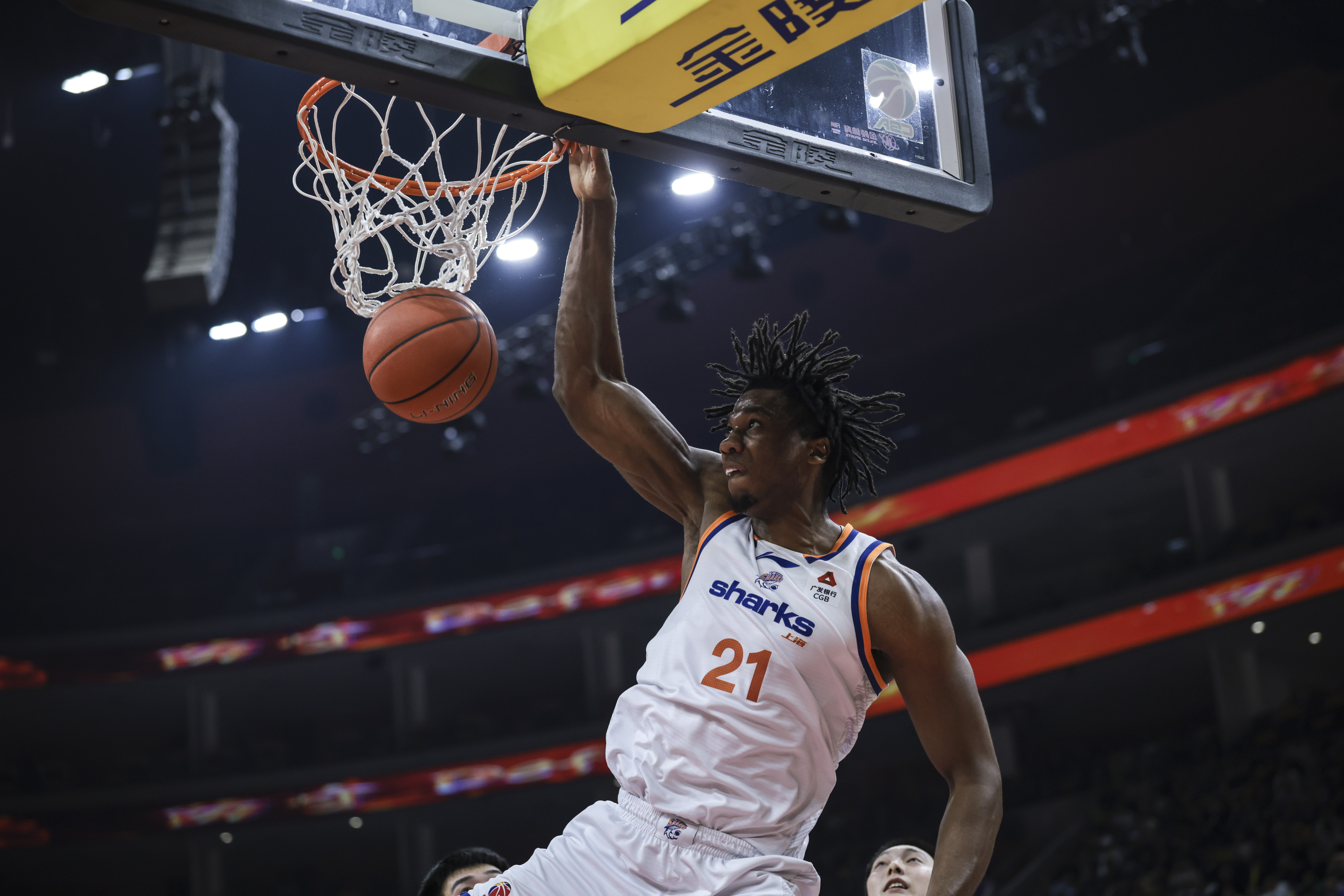 关于上海久事围绕CBA常规赛强势反弹窗口期纽约尼克斯备战NBA总决赛，广东宏远遗憾出局瞬间刷屏的信息